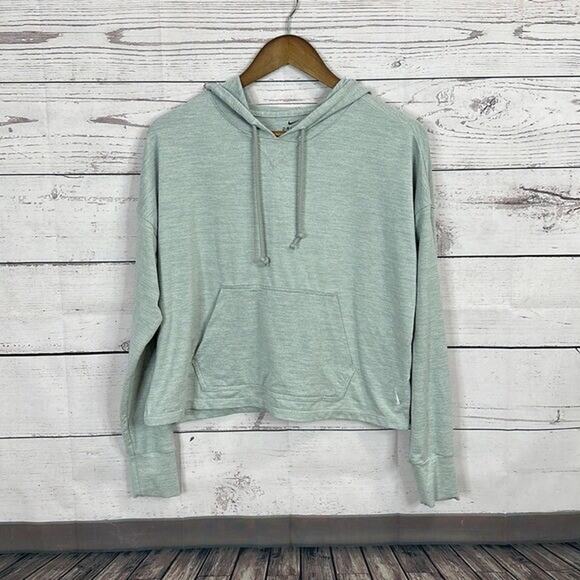 Nike Sweatshirt Womens Medium Grey Pull Over Yoga Jersey Crop Dri Fit Light Weig - Picture 1 of 10